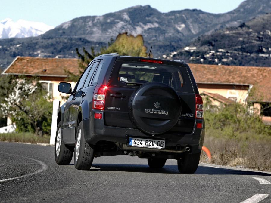  Suzuki Grand Vitara 5-Door 2005 года  (фото 7 из 18)